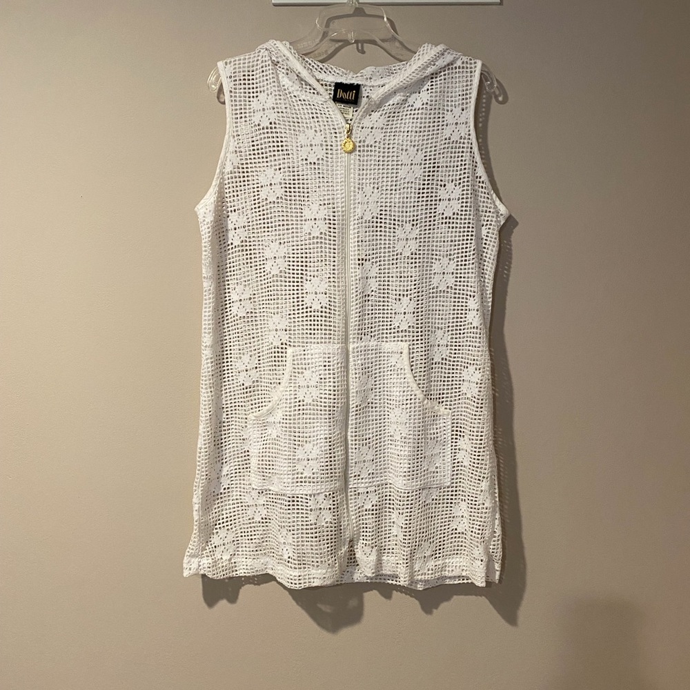 NWOT White Zip-Up Hooded Cover-Up